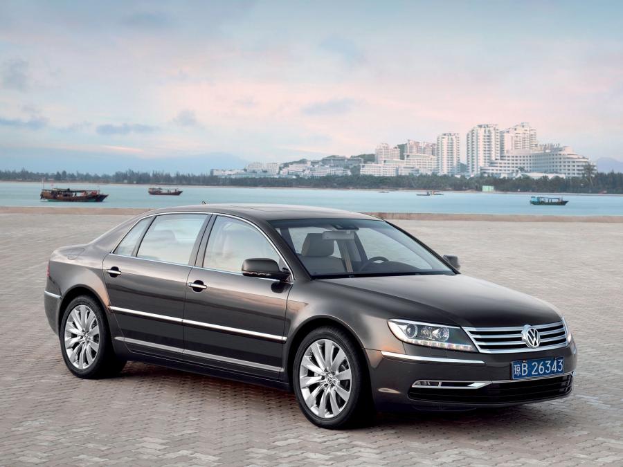  Volkswagen Phaeton V8 Long 2010 года  (фото 17 из 17)